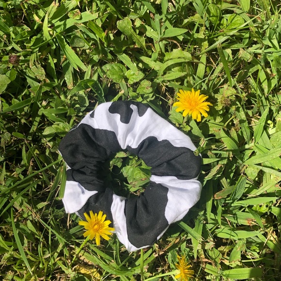 SCRUNCHIES - Picture 3 of 3